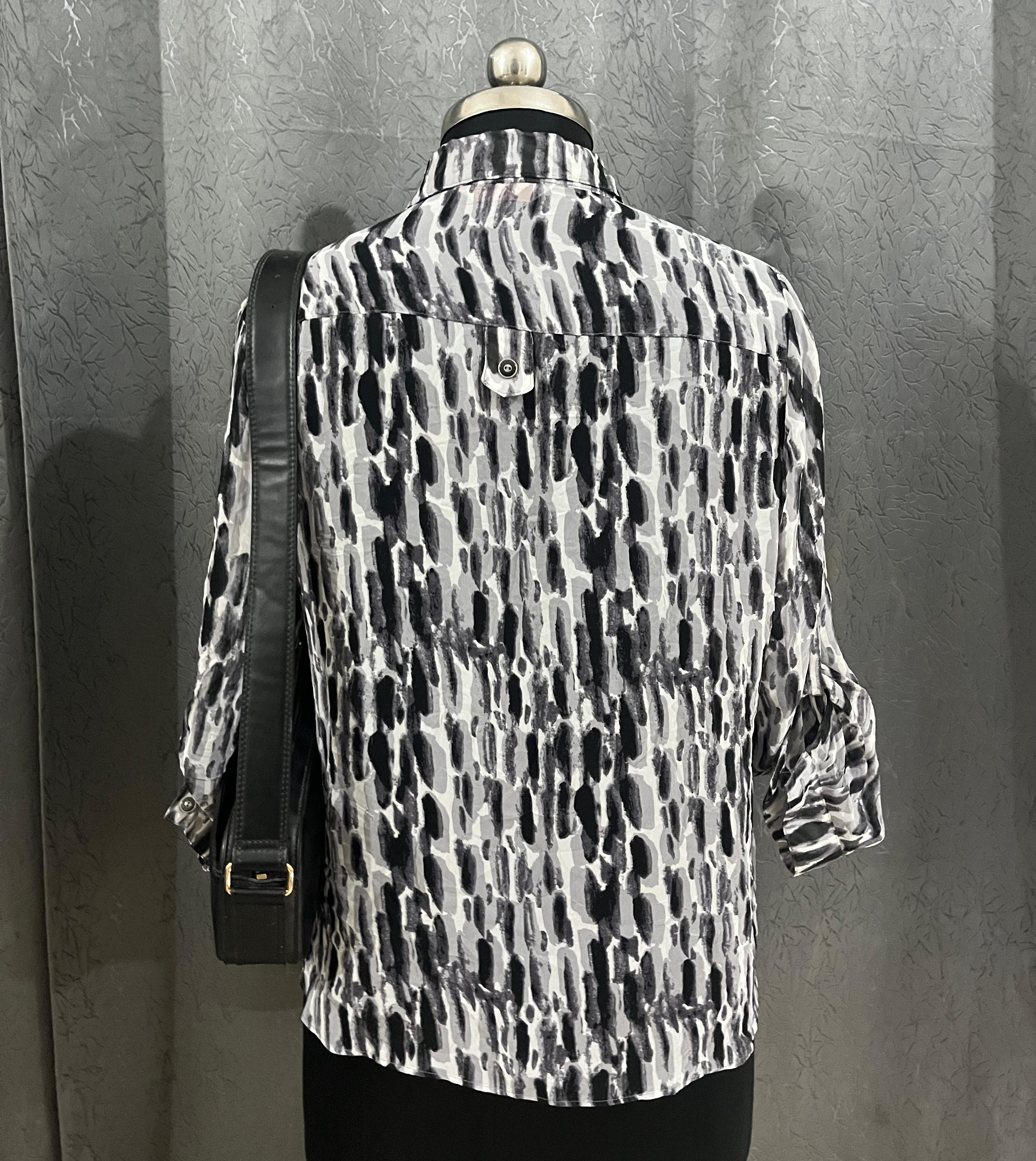 Black & White Striped Longline Shirt – Size M