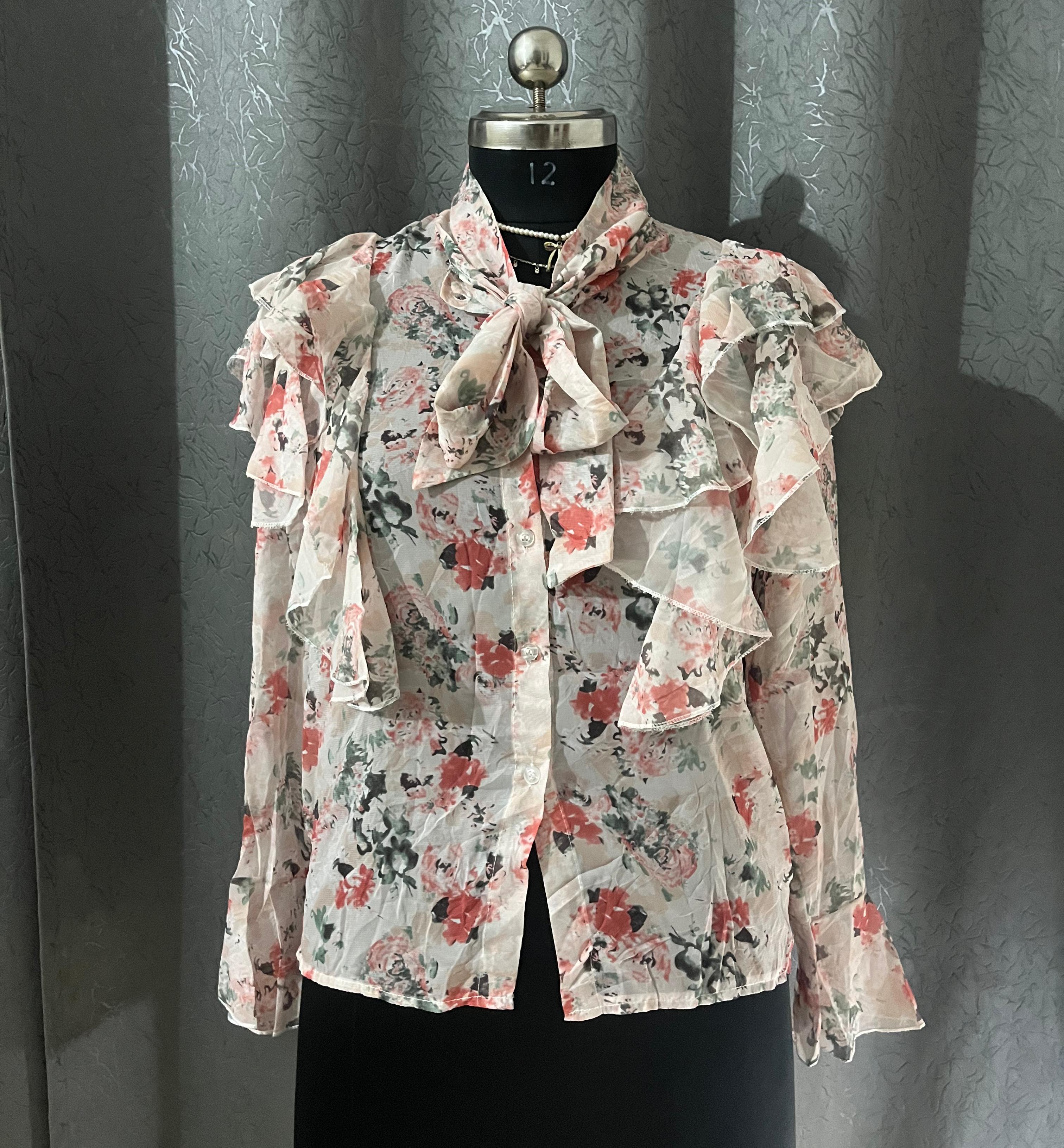 Vintage Floral Ruffle Blouse – Size M