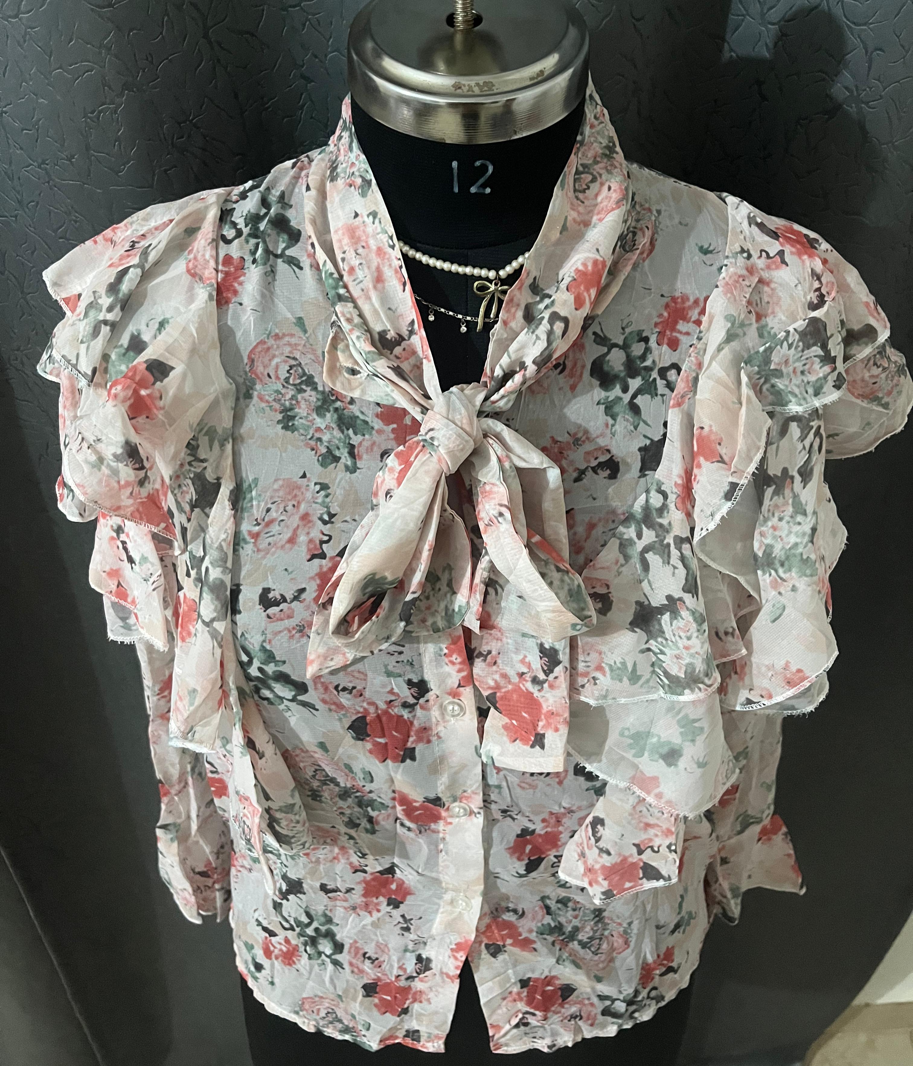 Vintage Floral Ruffle Blouse – Size M