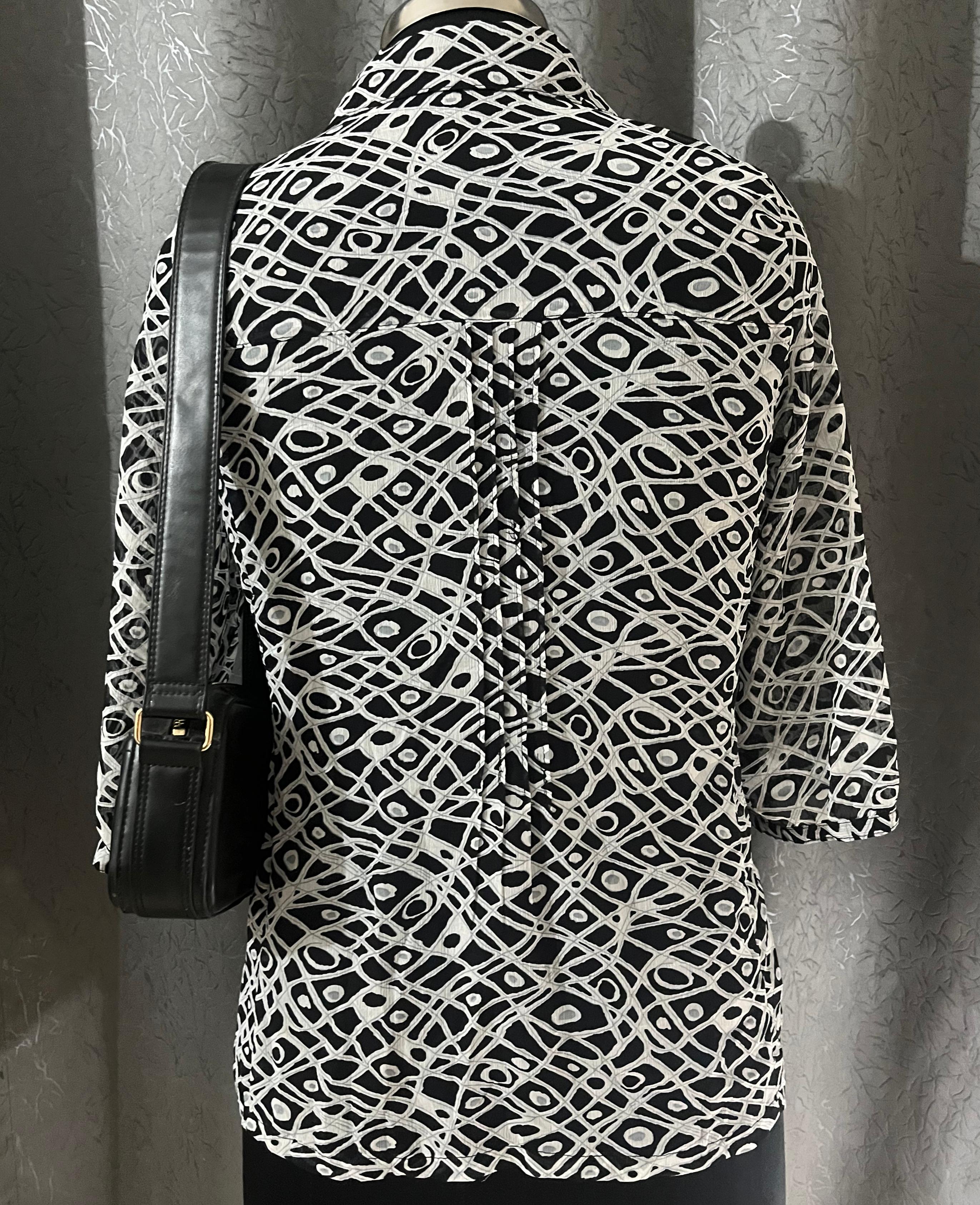 Vintage Abstract Black & White Shirt (Size M)