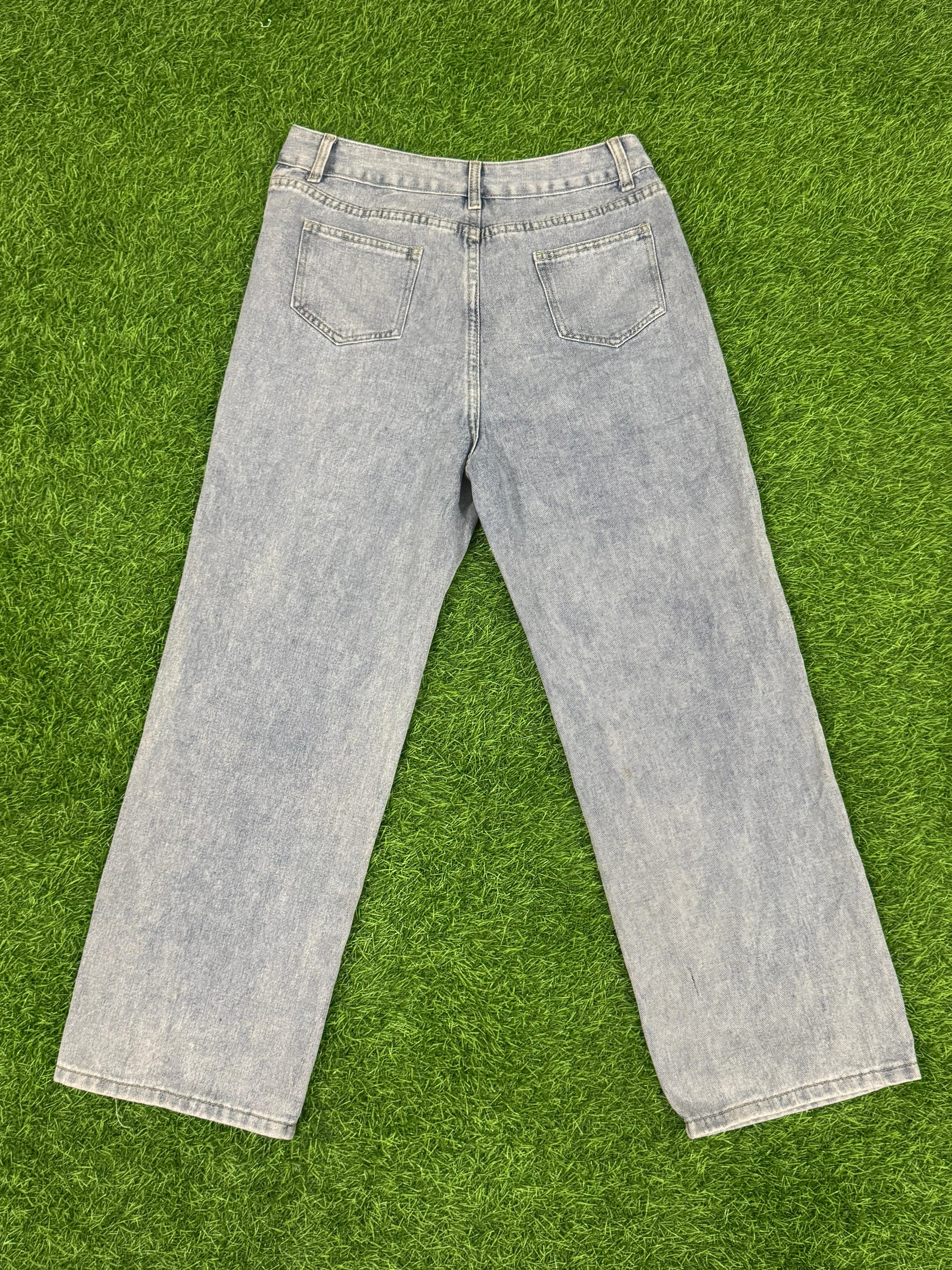 Vintage Light Wash Denim Jeans – Waist 32 (Length 40")