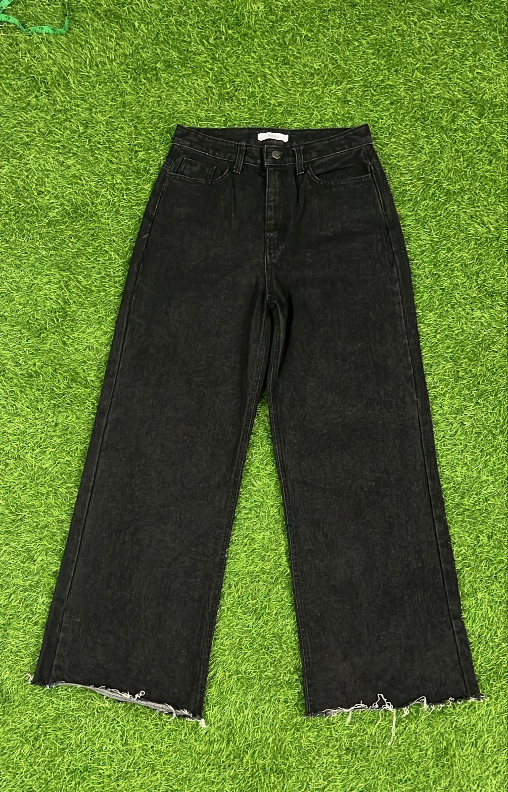 Need J High-Rise Black Denim Jeans – Raw Hem Vintage Fit