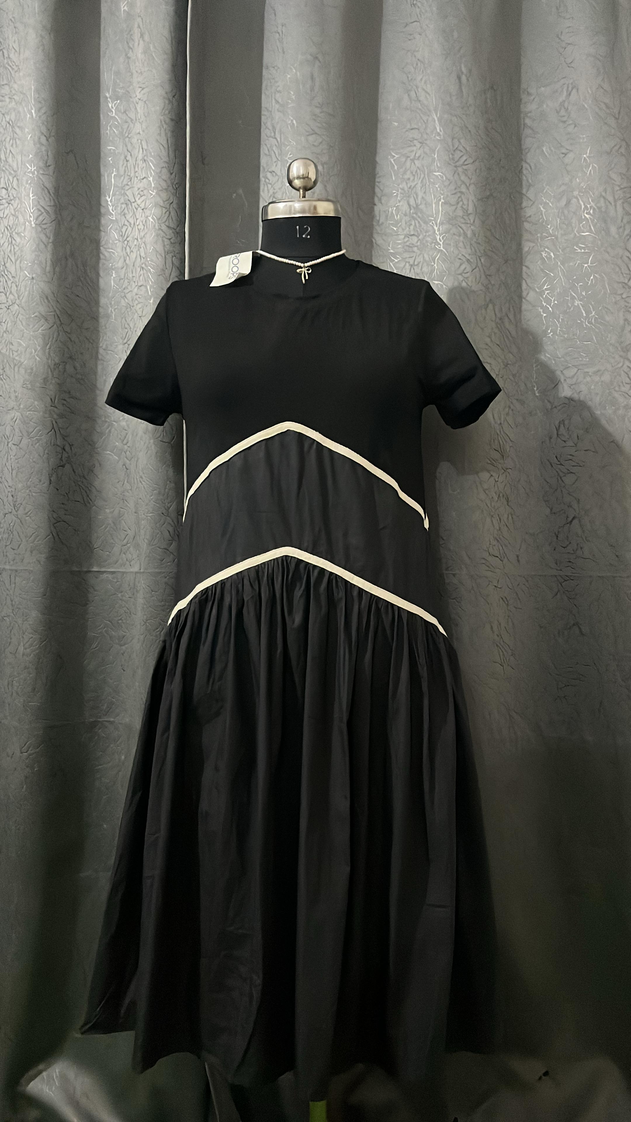 FROOPS Black Flowy Dress – Size XL