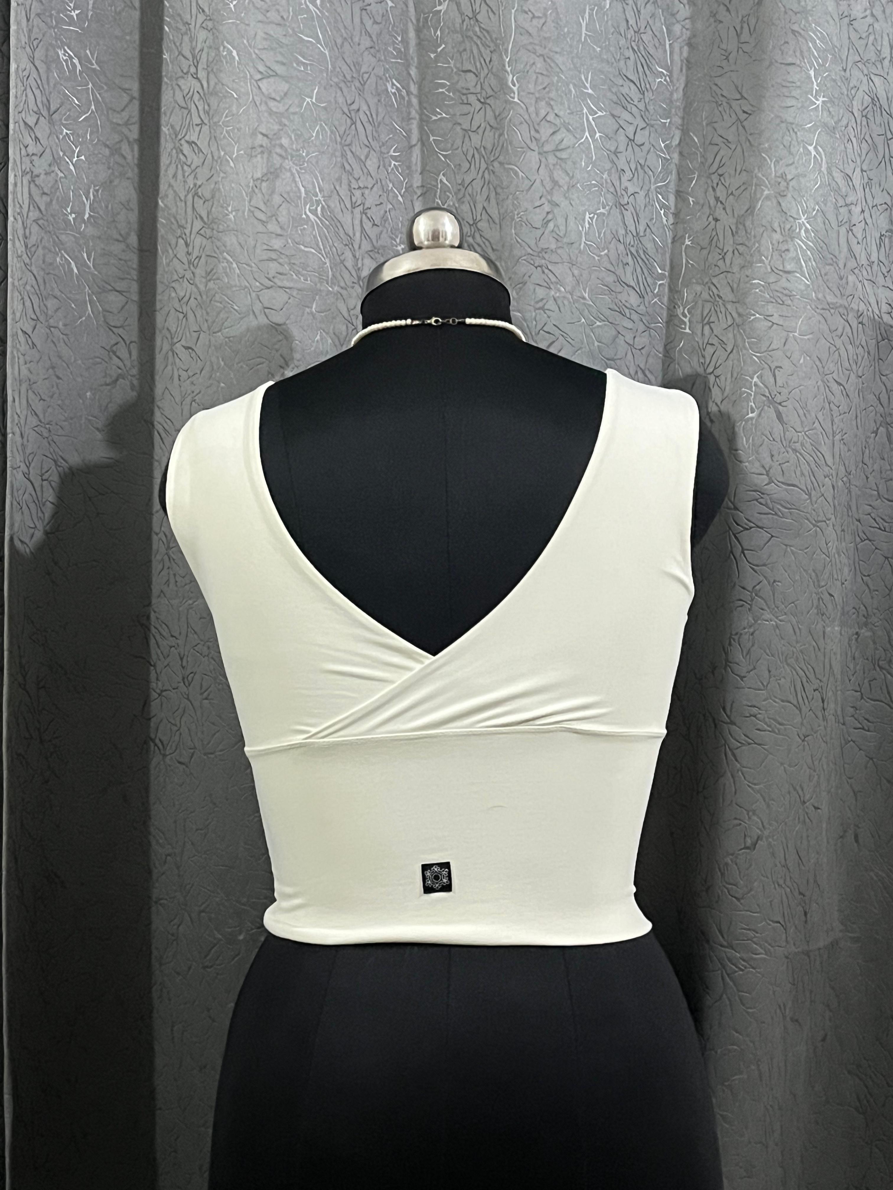 Classic White Sleeveless Crop Top – Size M