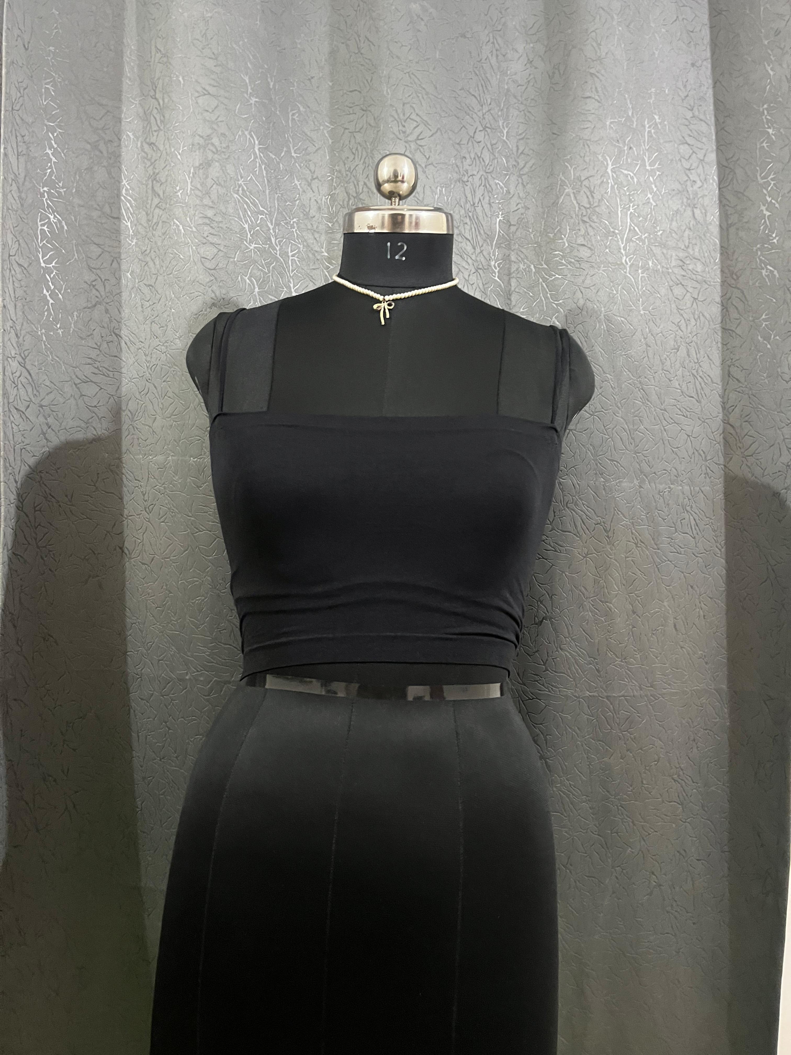 Classic Black Fitted Crop Top – Size M