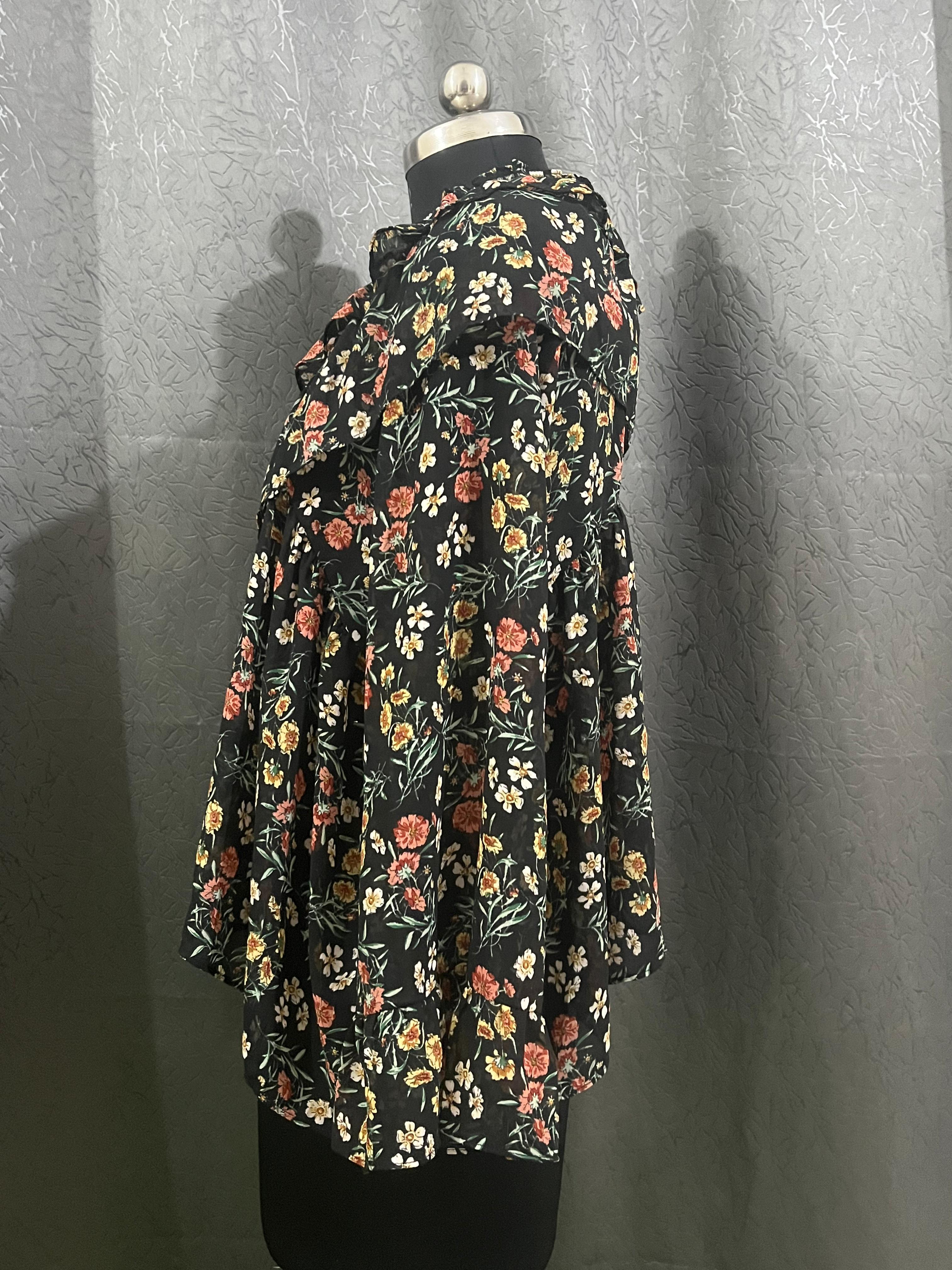 Vintage-Inspired Floral Ruffle Blouse (Size M)