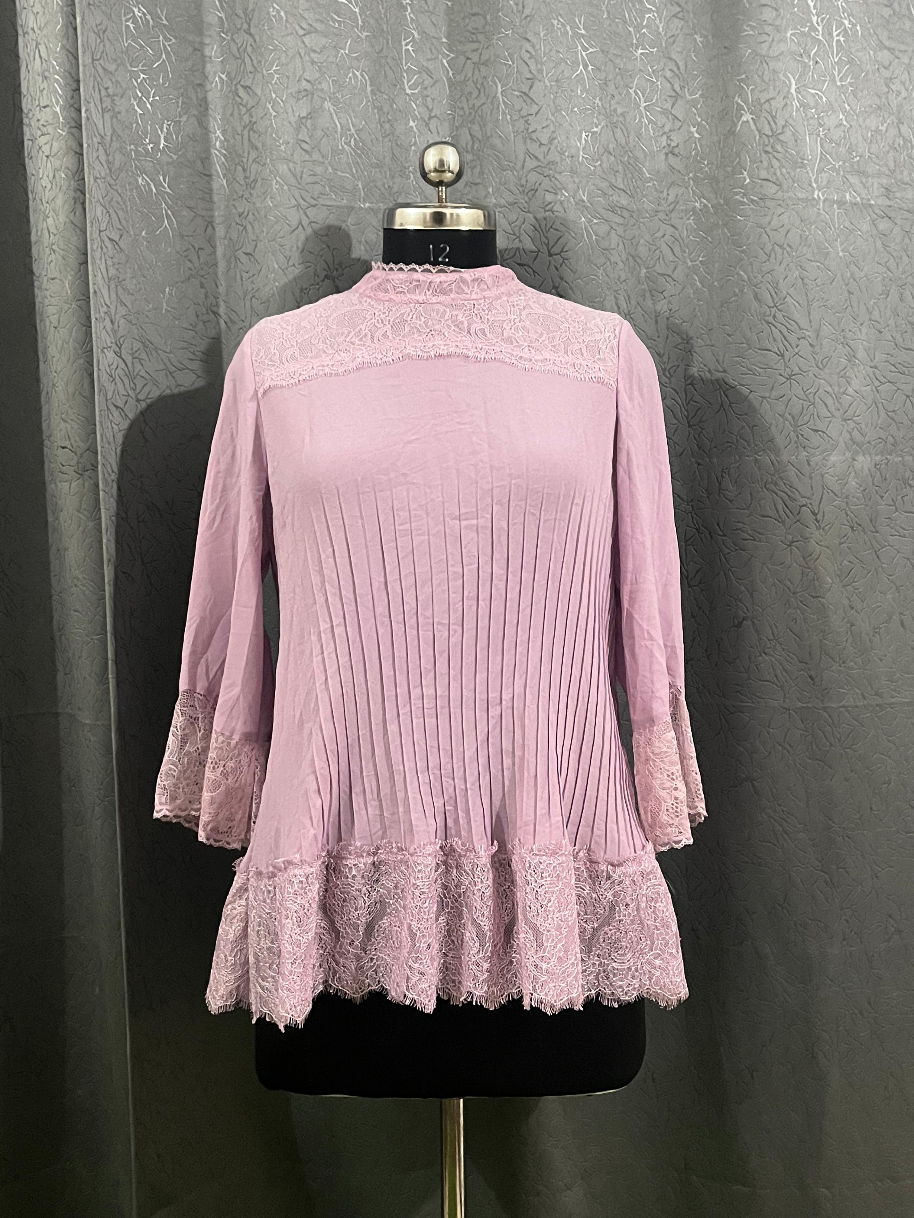 Lavender lace-detailed pleated tunic top (Size L)