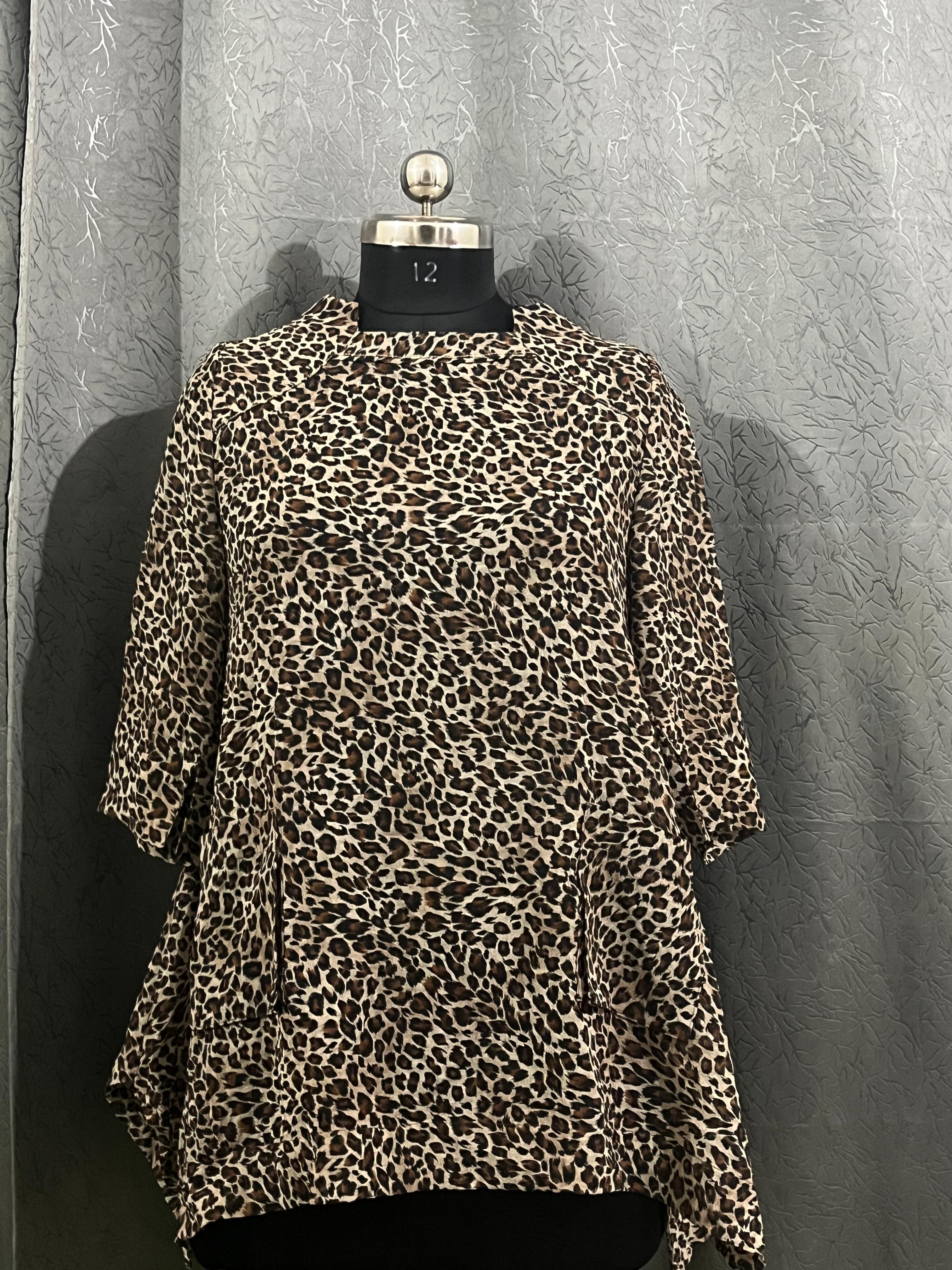 eopard print tunic/top (Size L