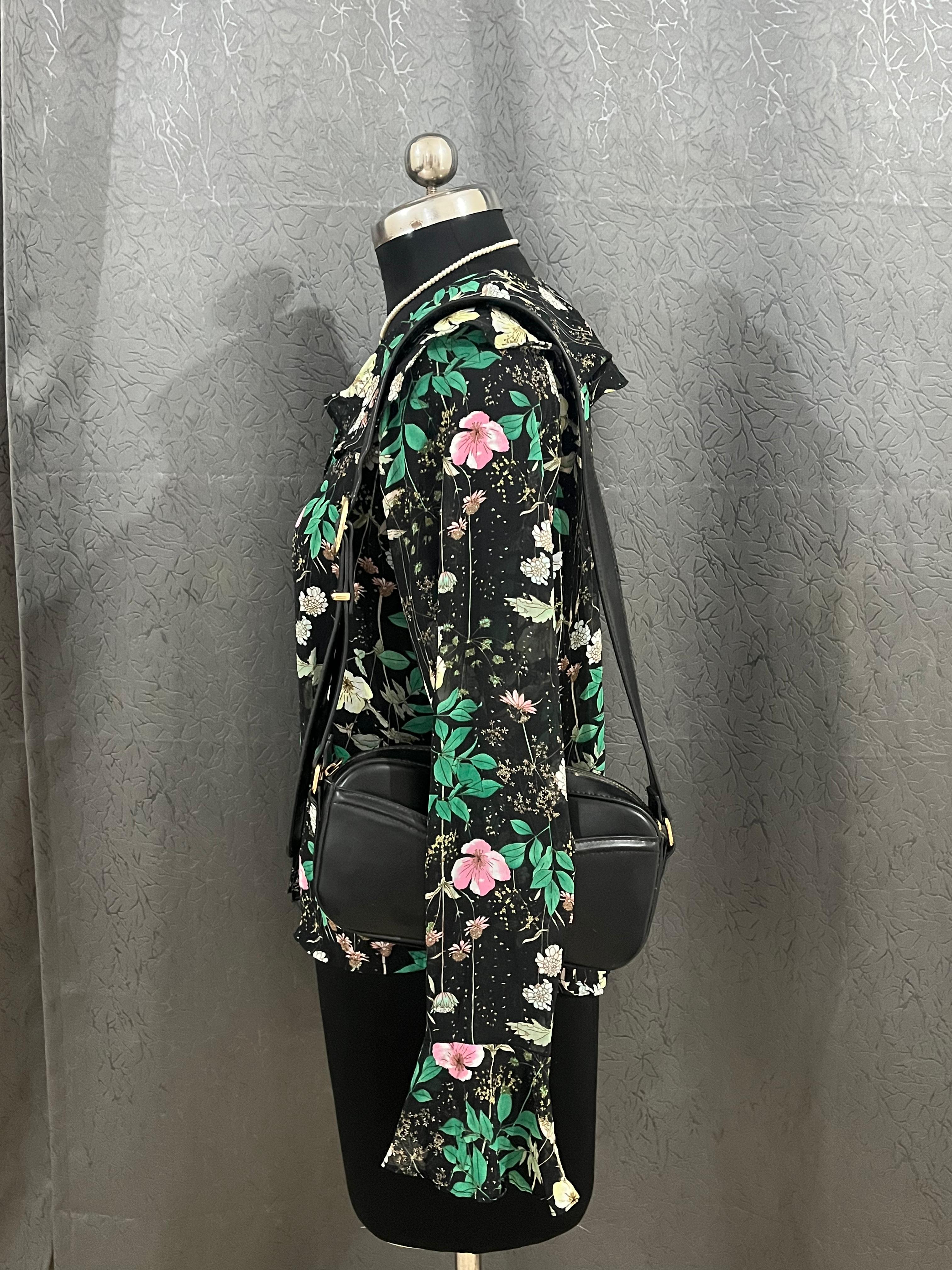 Vintage Black Floral Blouse with Ruffle Collar – Size M