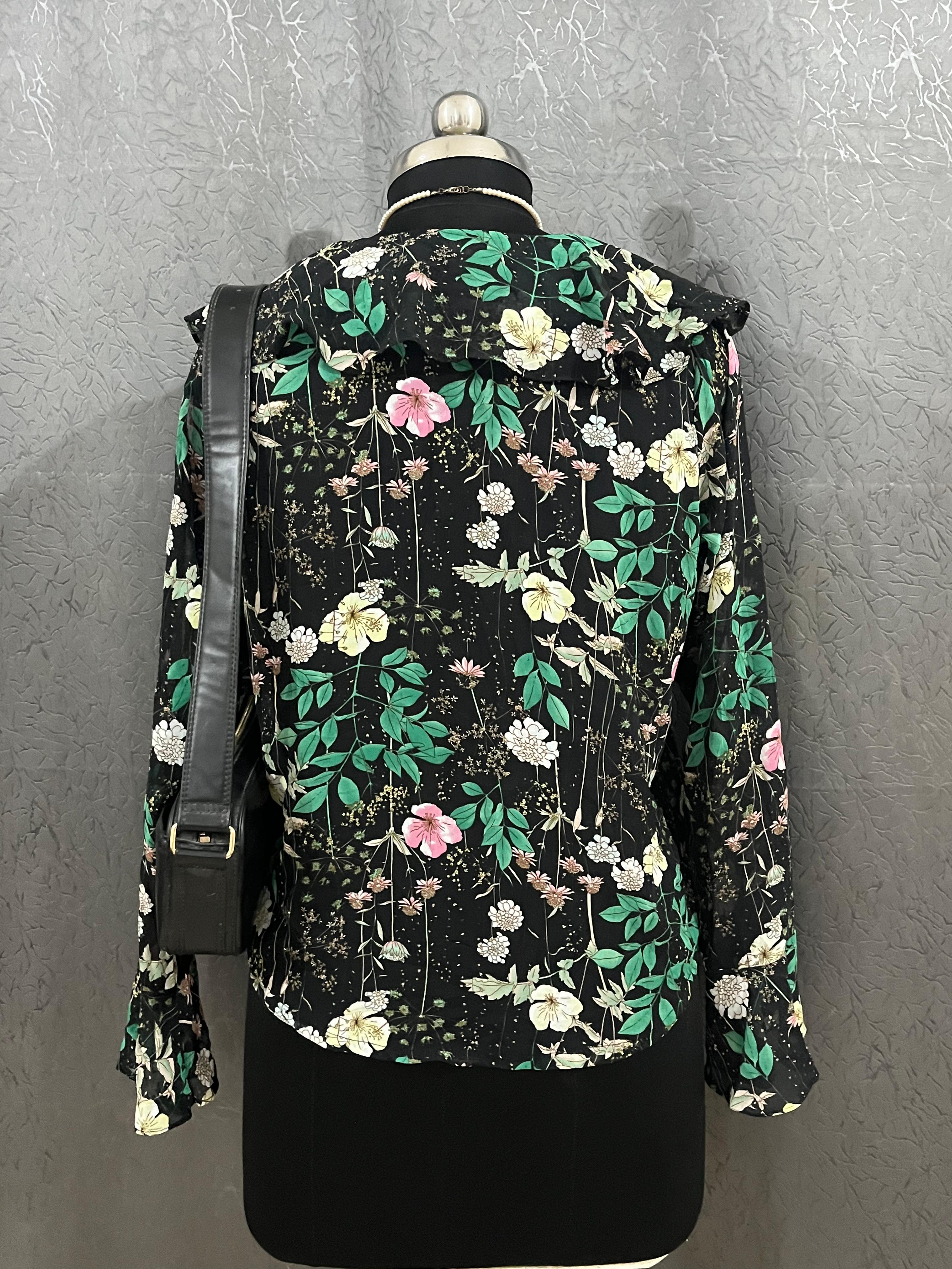 Vintage Black Floral Blouse with Ruffle Collar – Size M