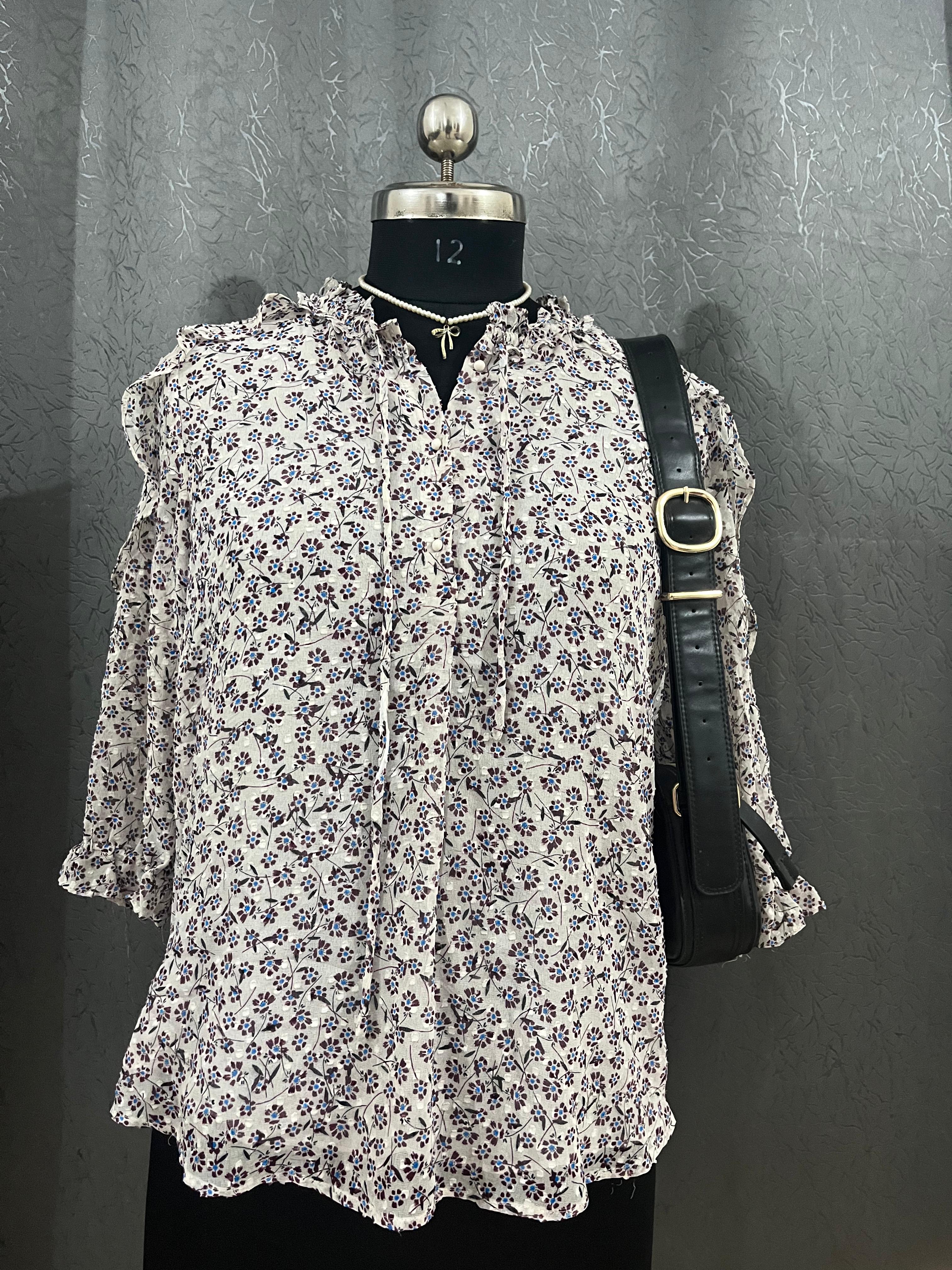 Vintage-Inspired Floral Ruffle Blouse – Size M