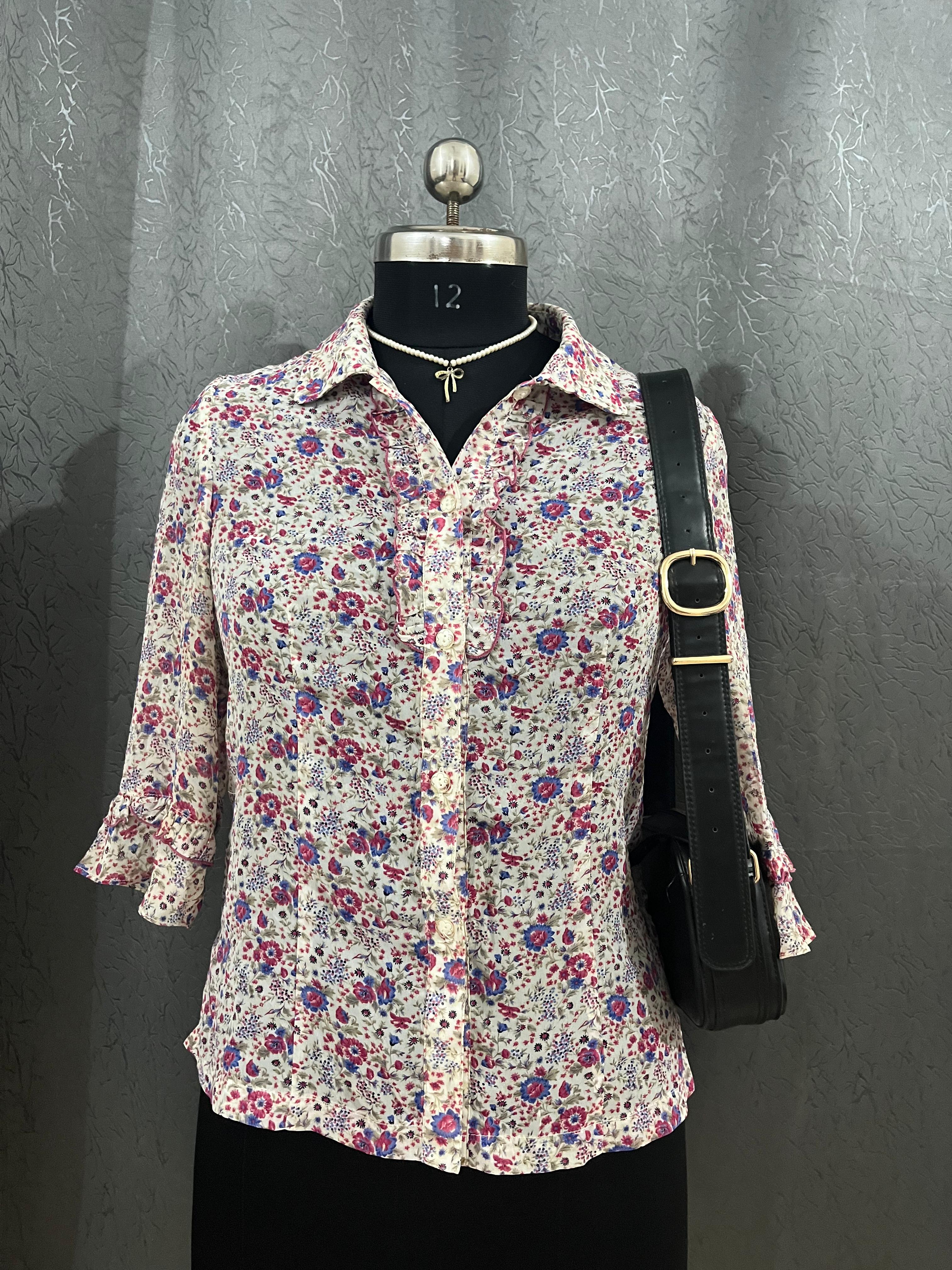 Vintage-Inspired Floral Ruffle Blouse – Size M