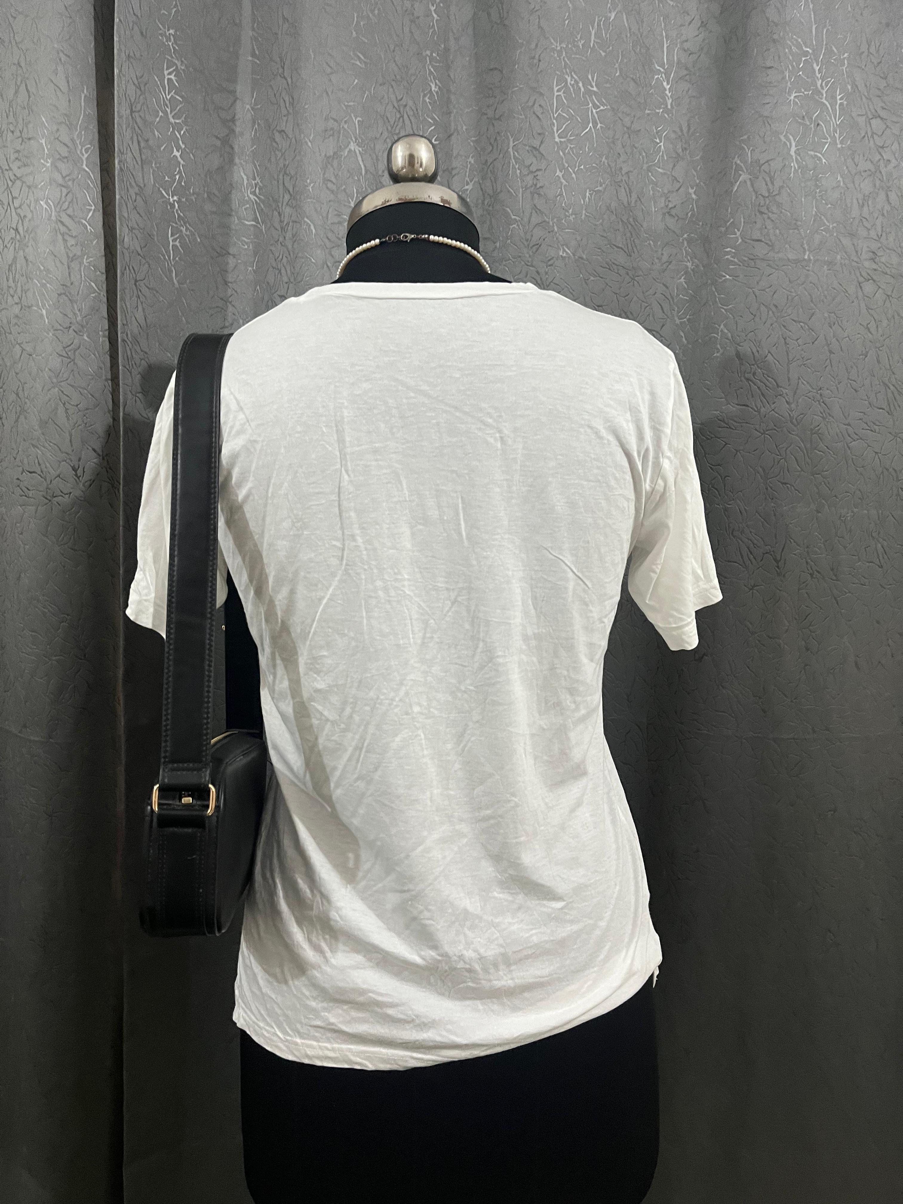 🌿 Graphic Tee – White | Size M