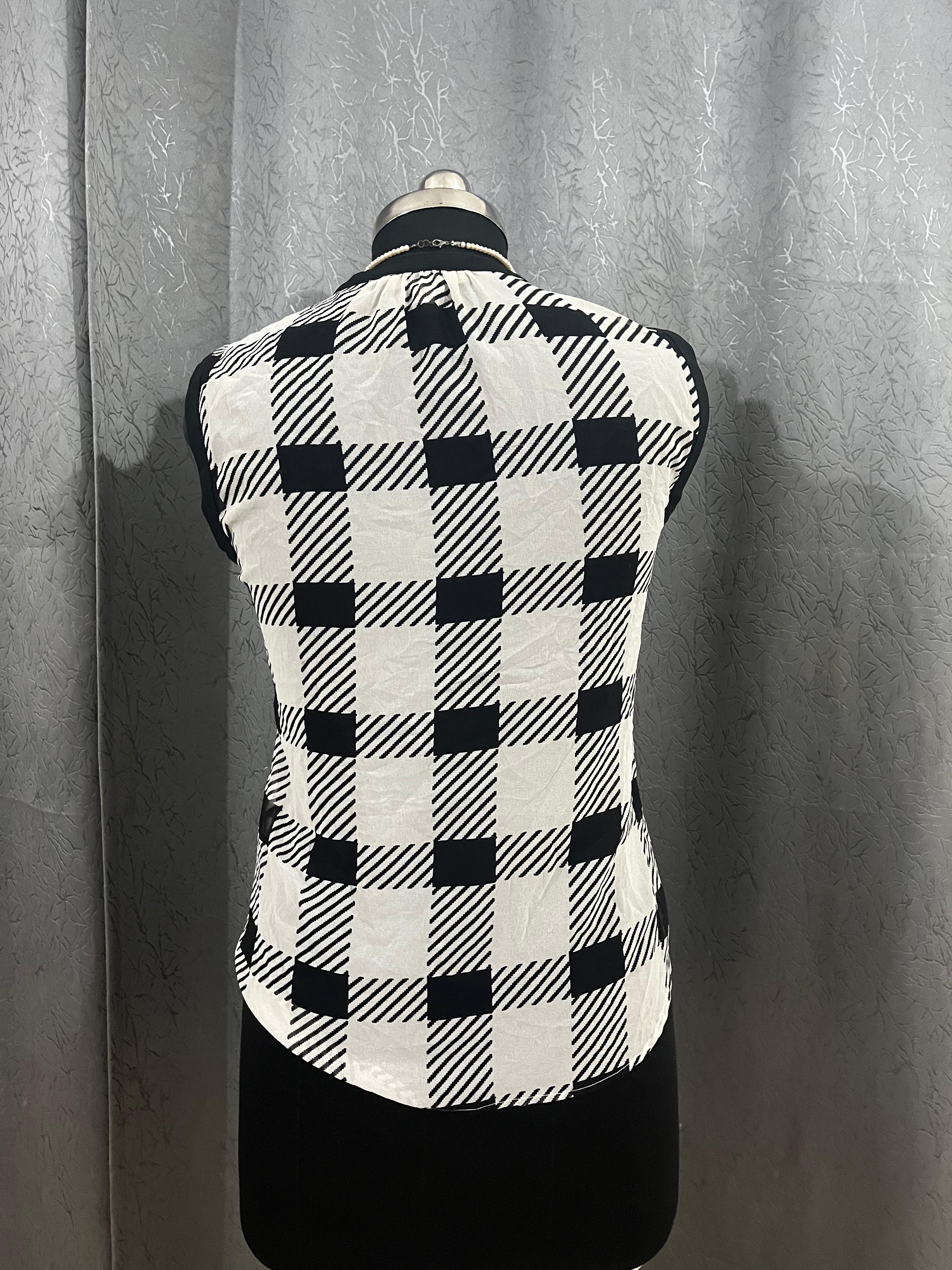 Vintage Black & White Check Sleeveless Button-Down – Size L