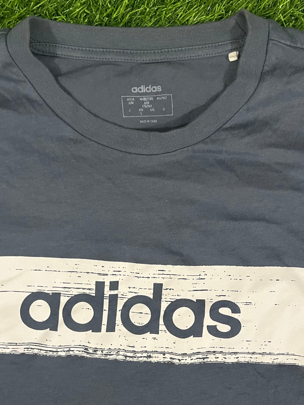 Adidas Graphic Tee – Grey (Size M)