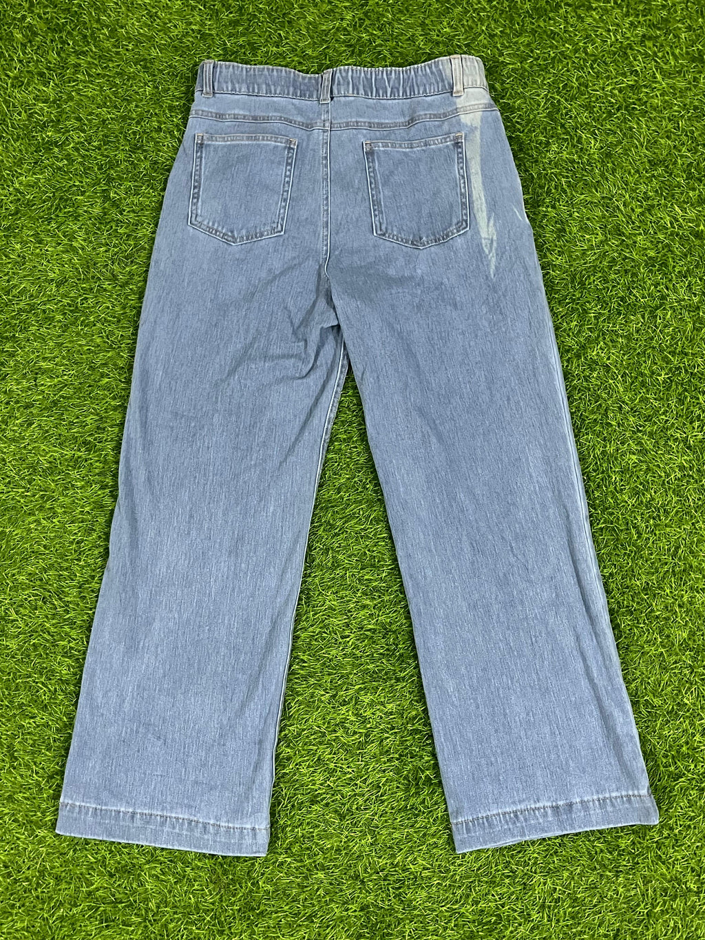 Vintage Light Blue Relaxed Fit Denim Jeans – Waist 30", Length 37"