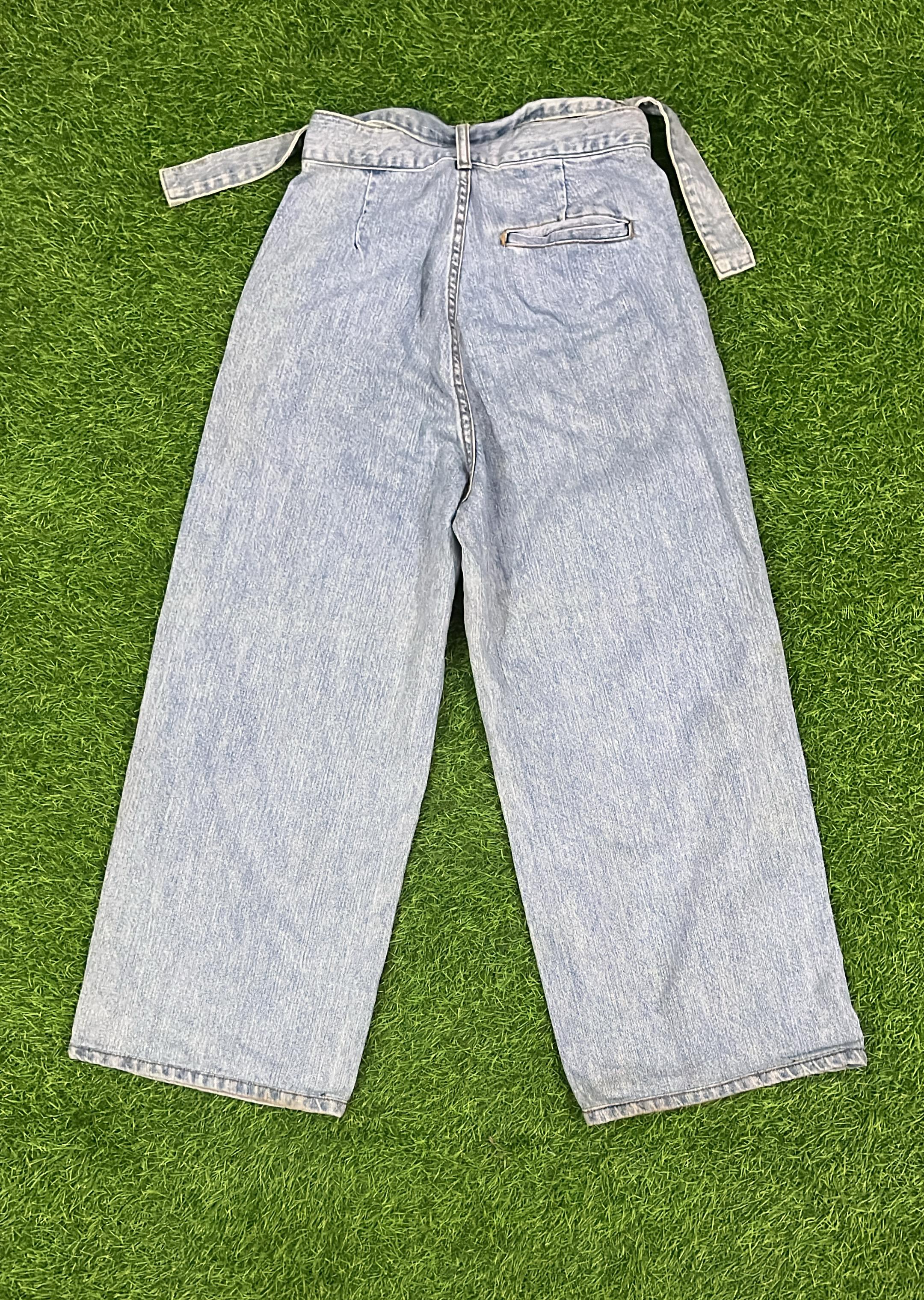 Vintage Light Wash Wide-Leg Jeans with Belt