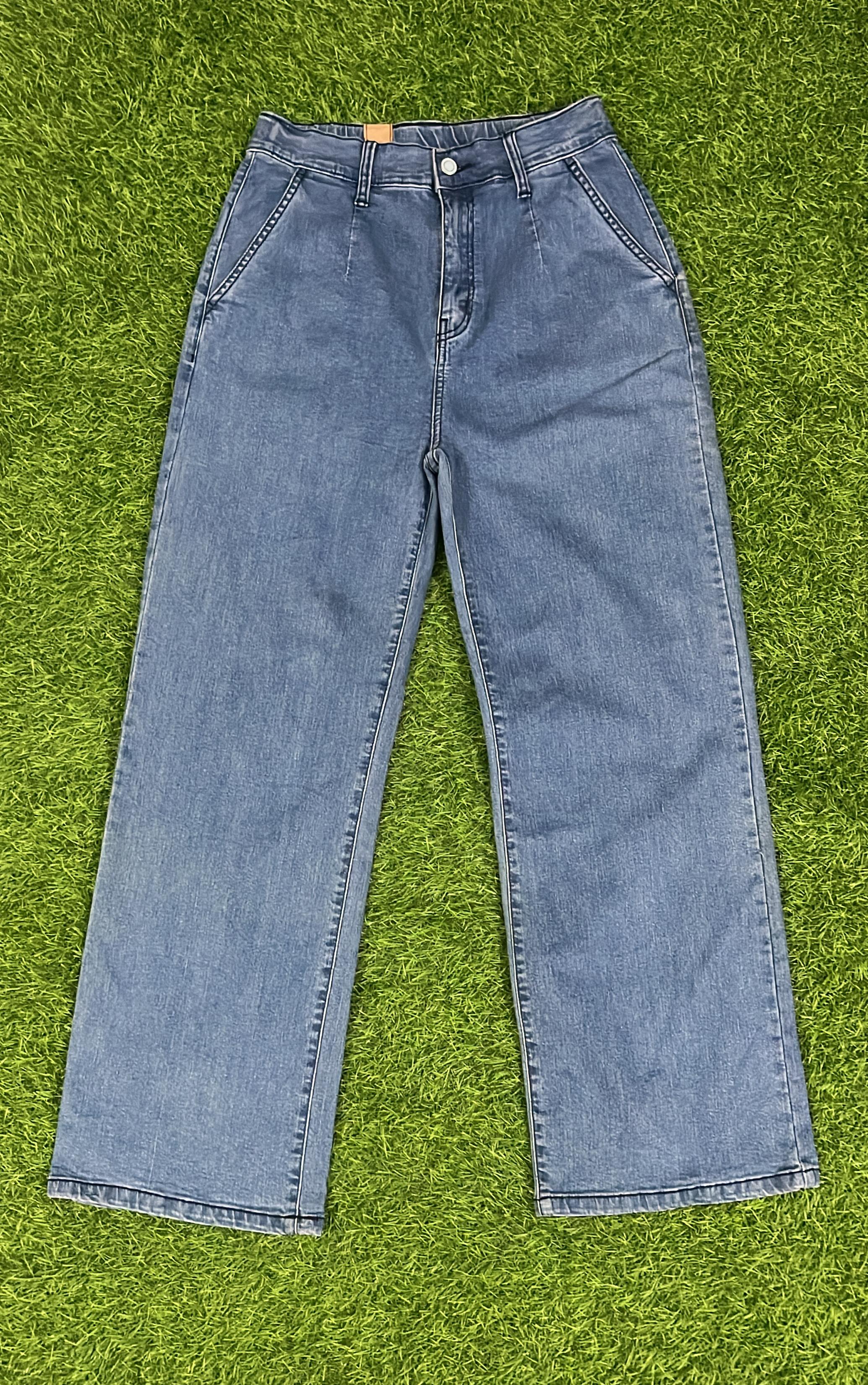 Vintage Blue Denim Straight Fit Jeans – Size 28ear
