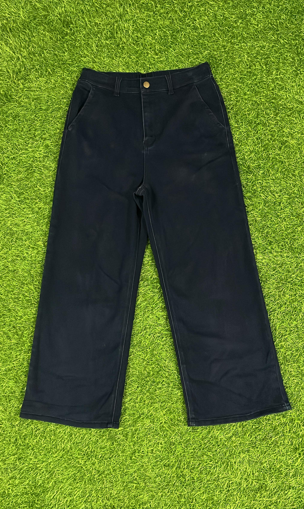 Classic Black Wide-Leg Pants – Minimalist Everyday Style