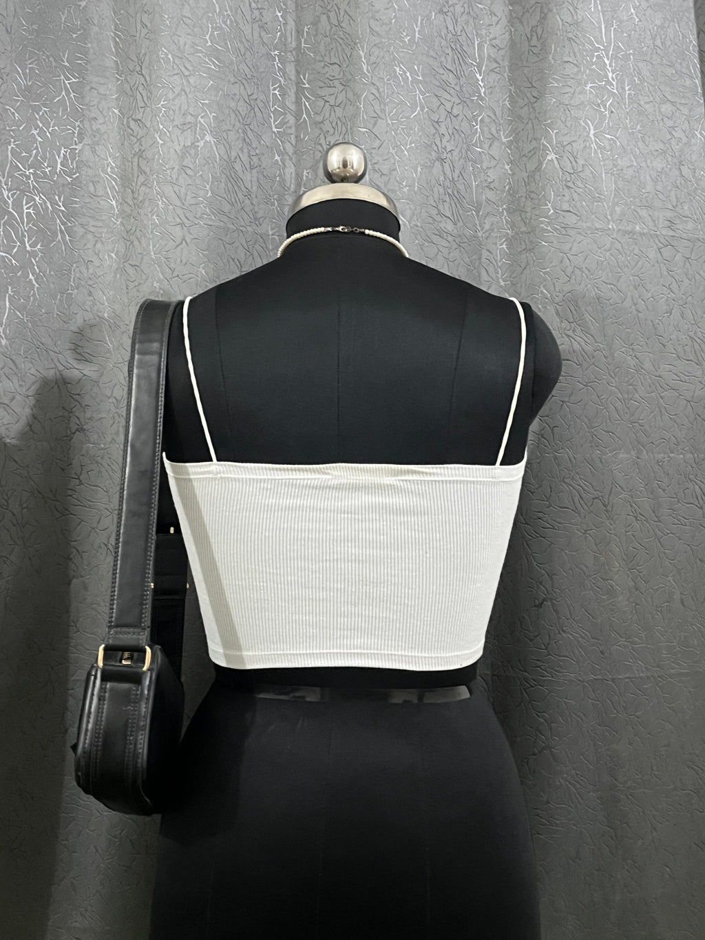 ZARA White Ribbed Crop Top – Size M