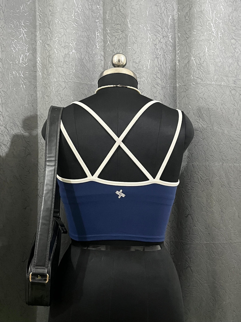 XEXYMIX Navy Blue Strappy Activewear Crop Top – Size XL