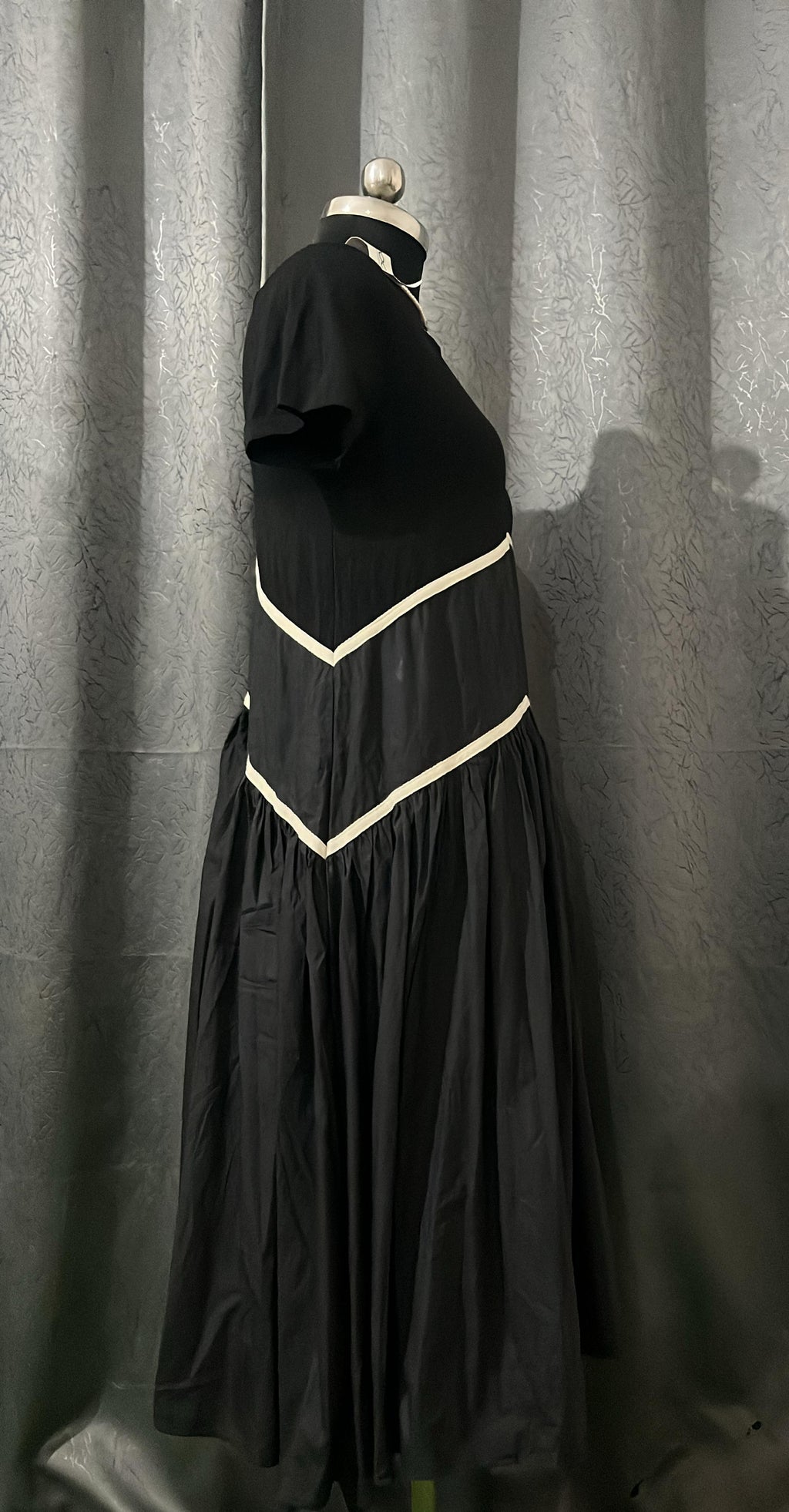 FROOPS Black Flowy Dress – Size XL