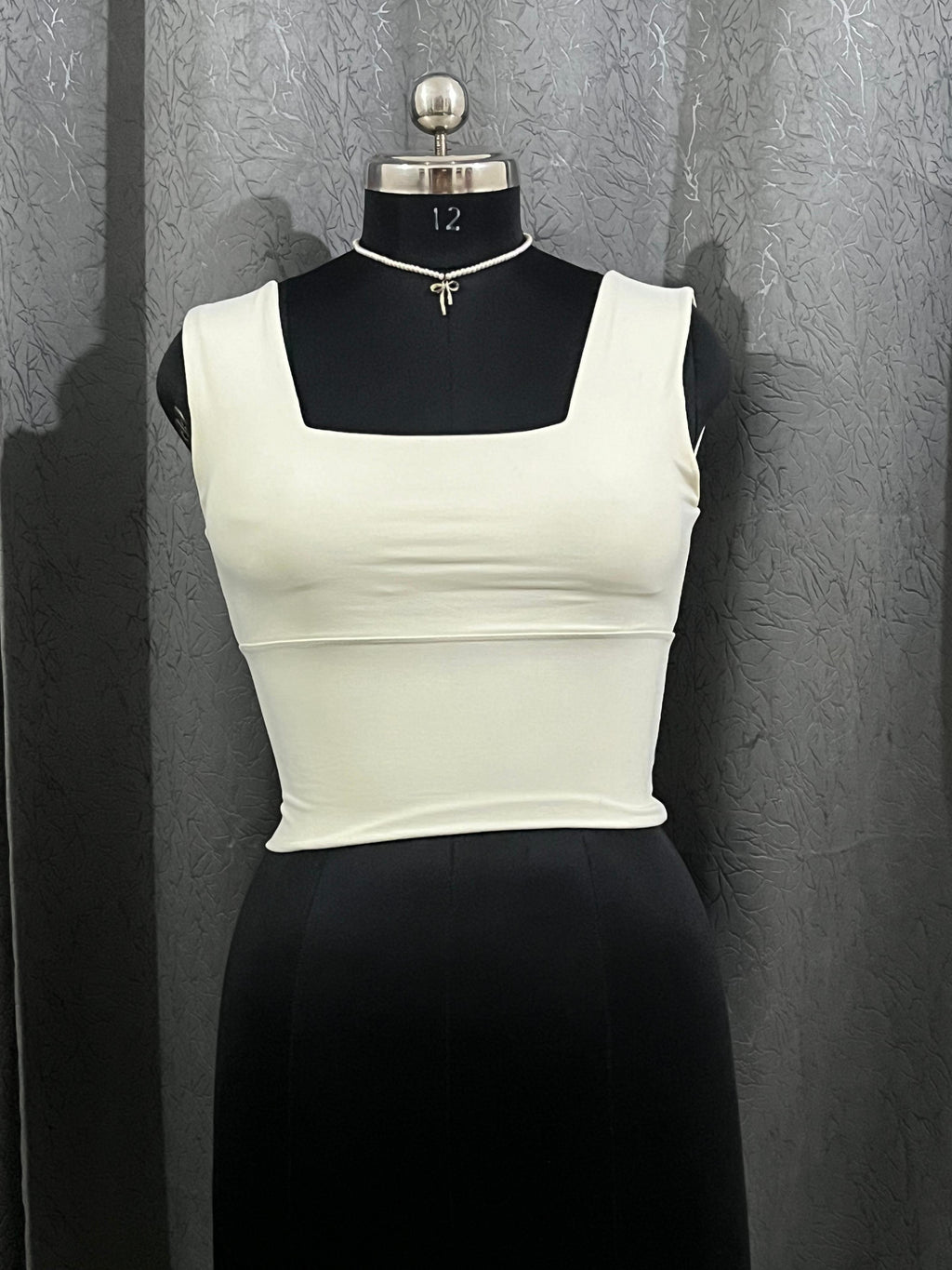 Classic White Sleeveless Crop Top – Size M
