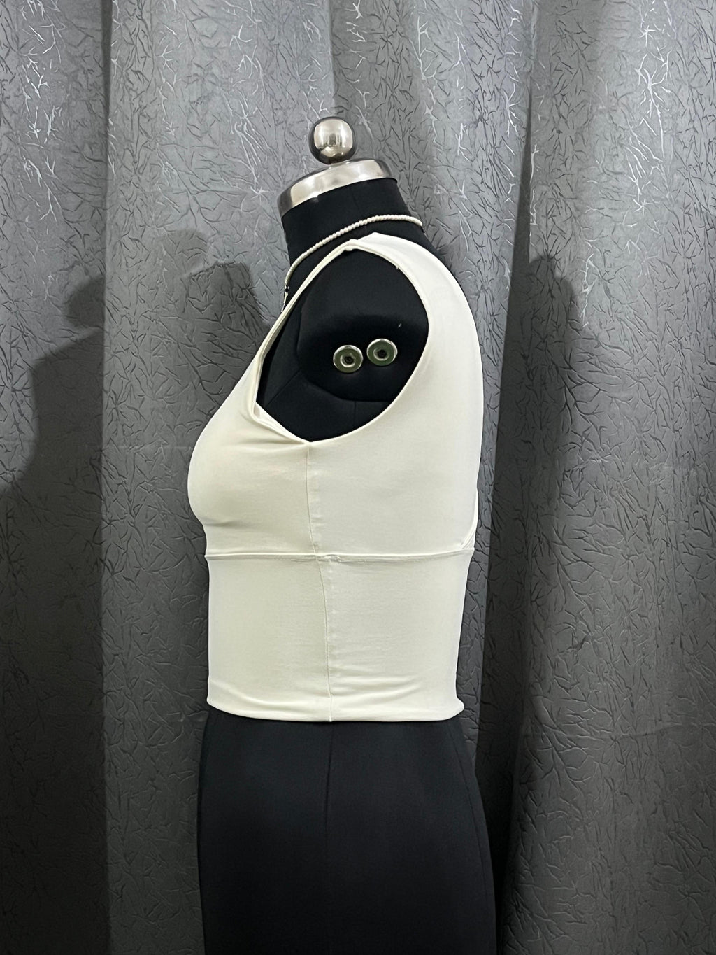 Classic White Sleeveless Crop Top – Size M