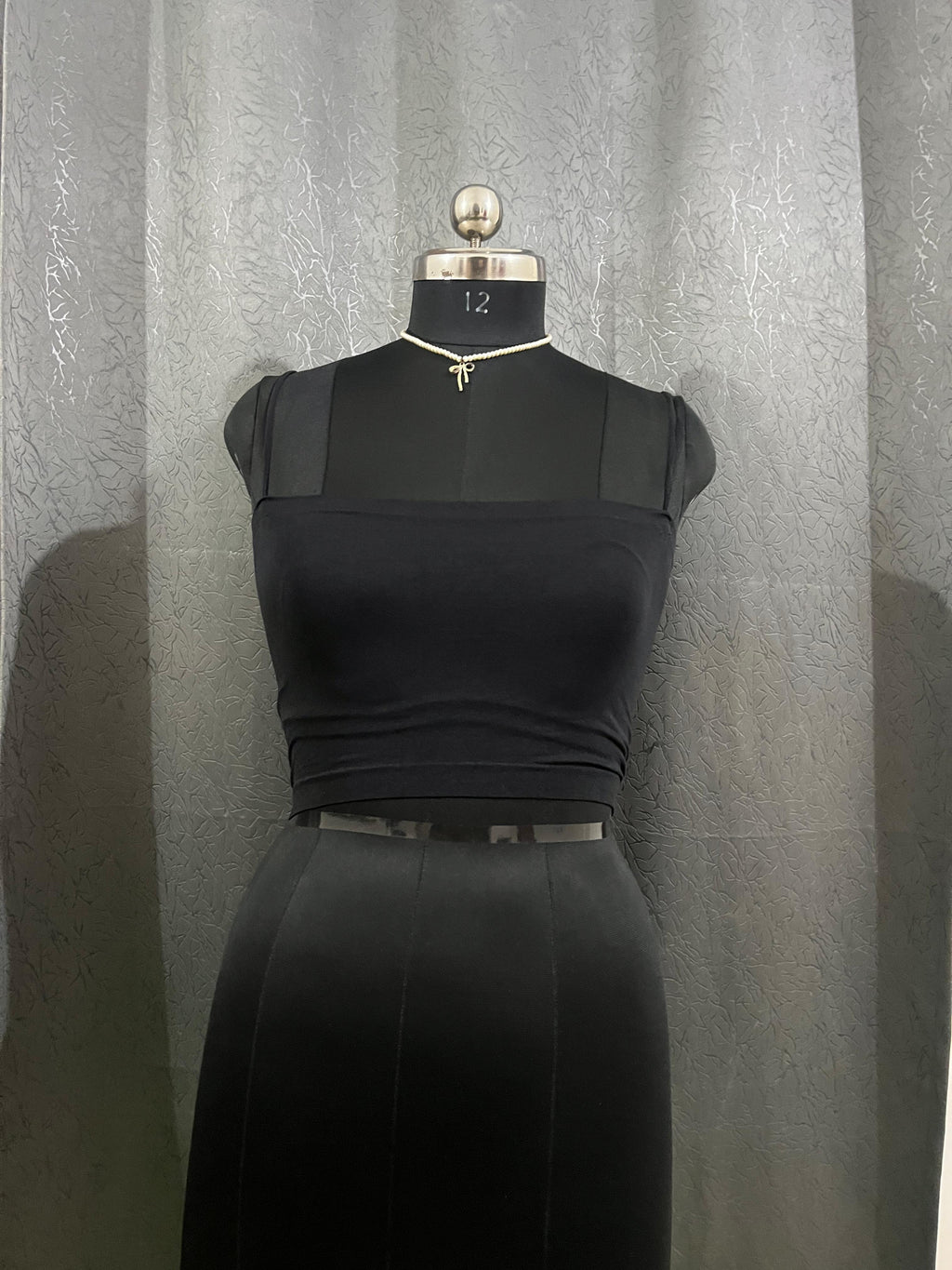 Classic Black Fitted Crop Top – Size M