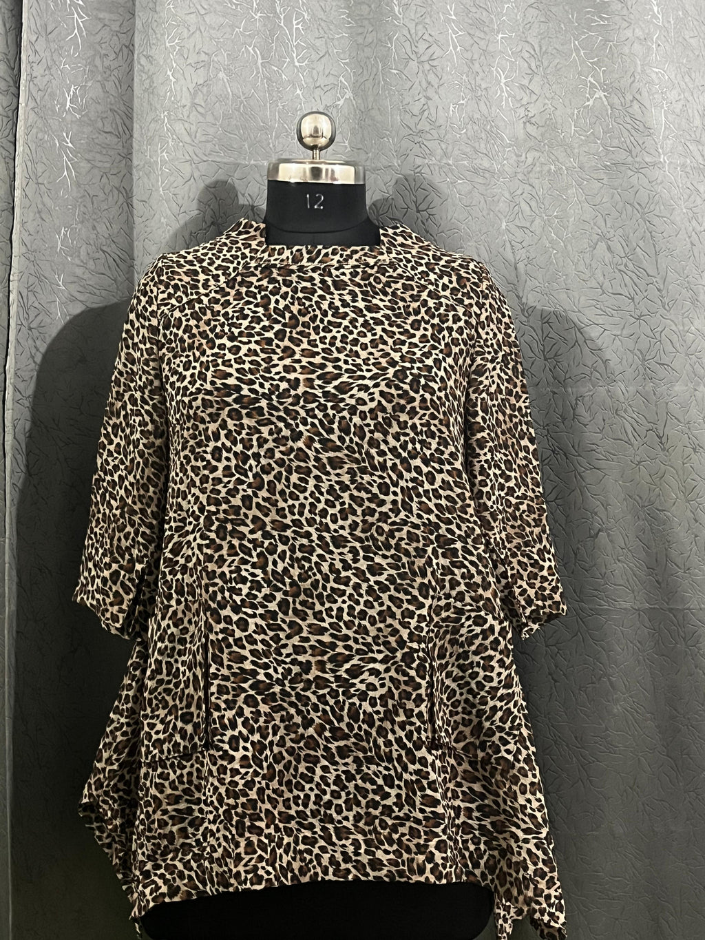 eopard print tunic/top (Size L