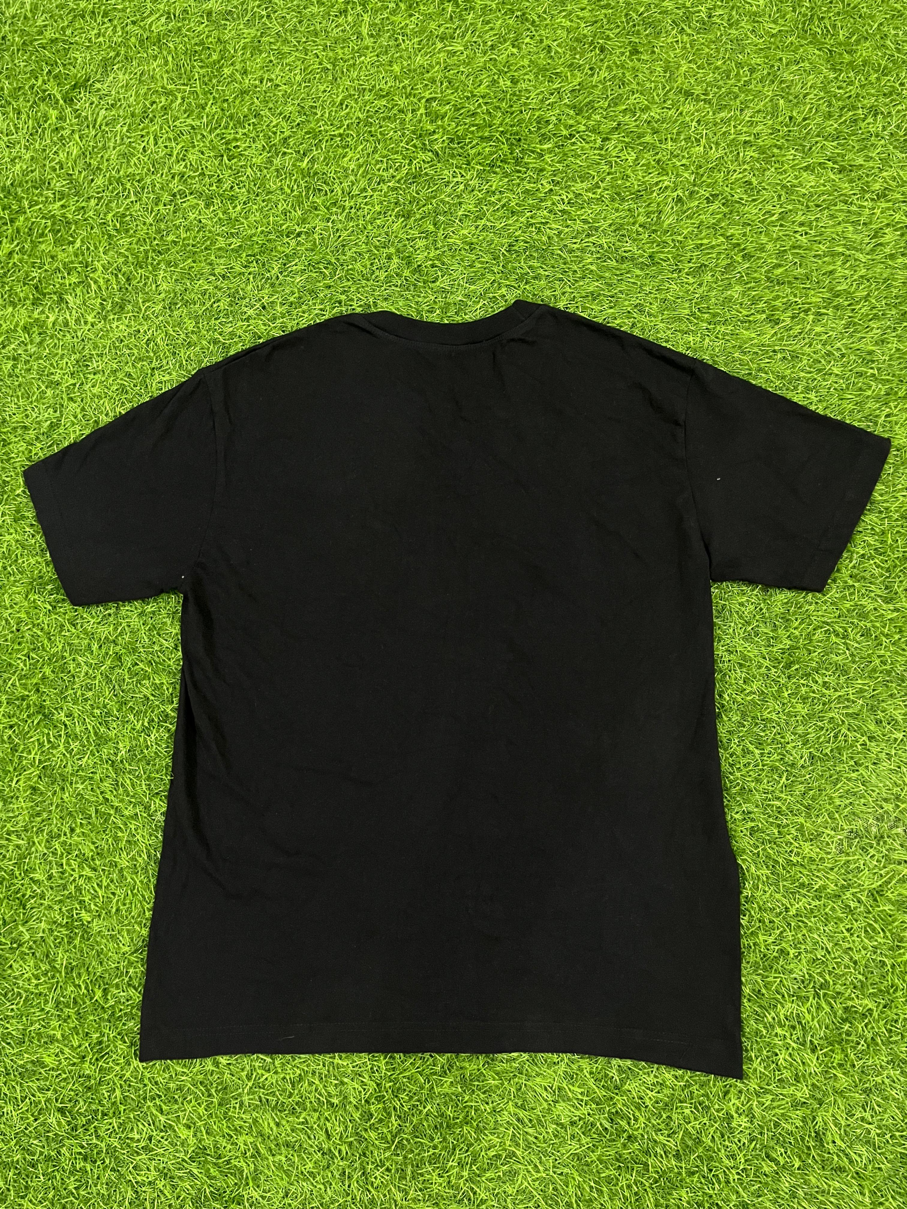 Vintage Korean Graphic Tee – Black (Size M)