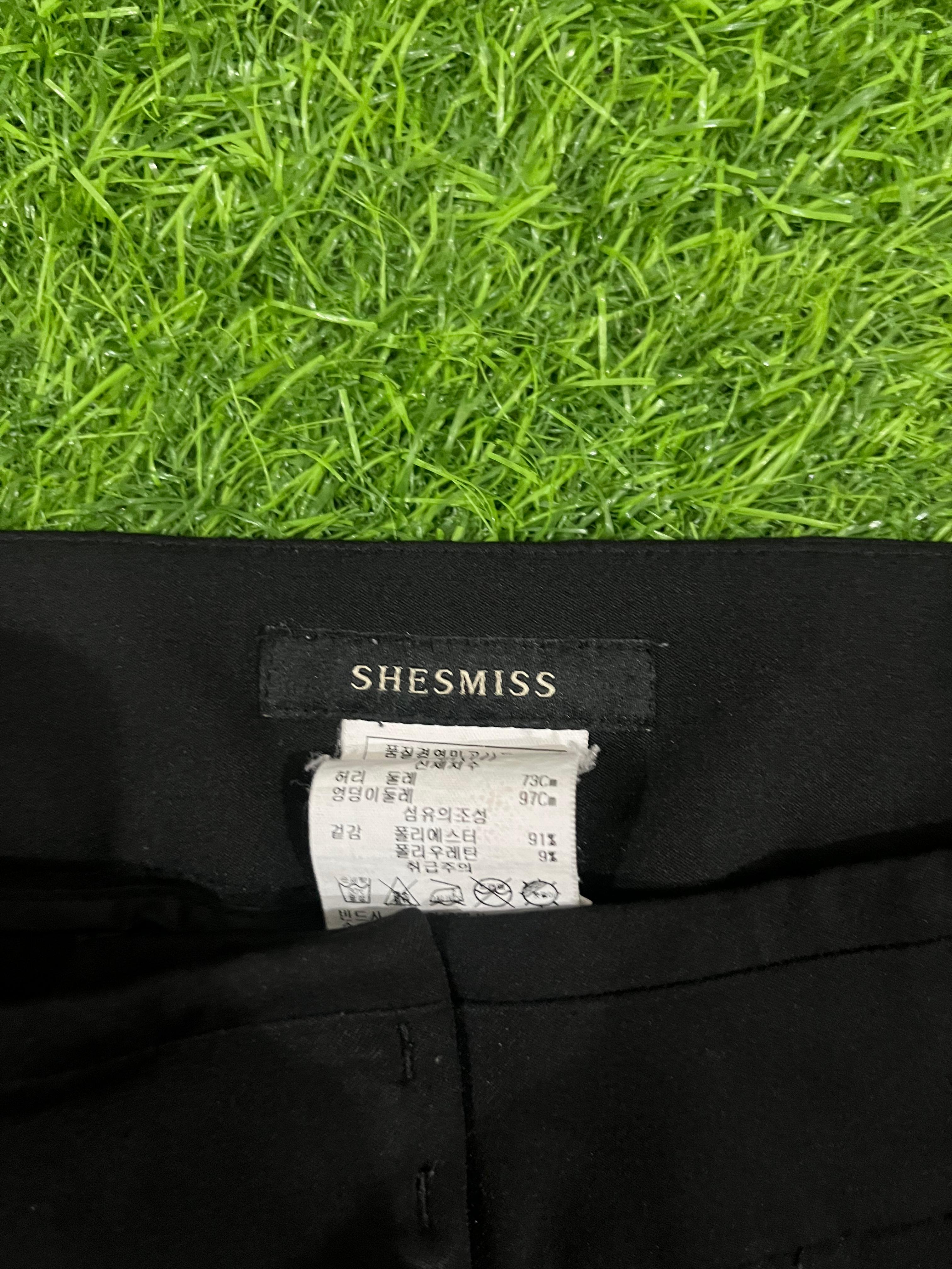 SHESMISS Classic Black Slim-Fit Trousers (Women’s)