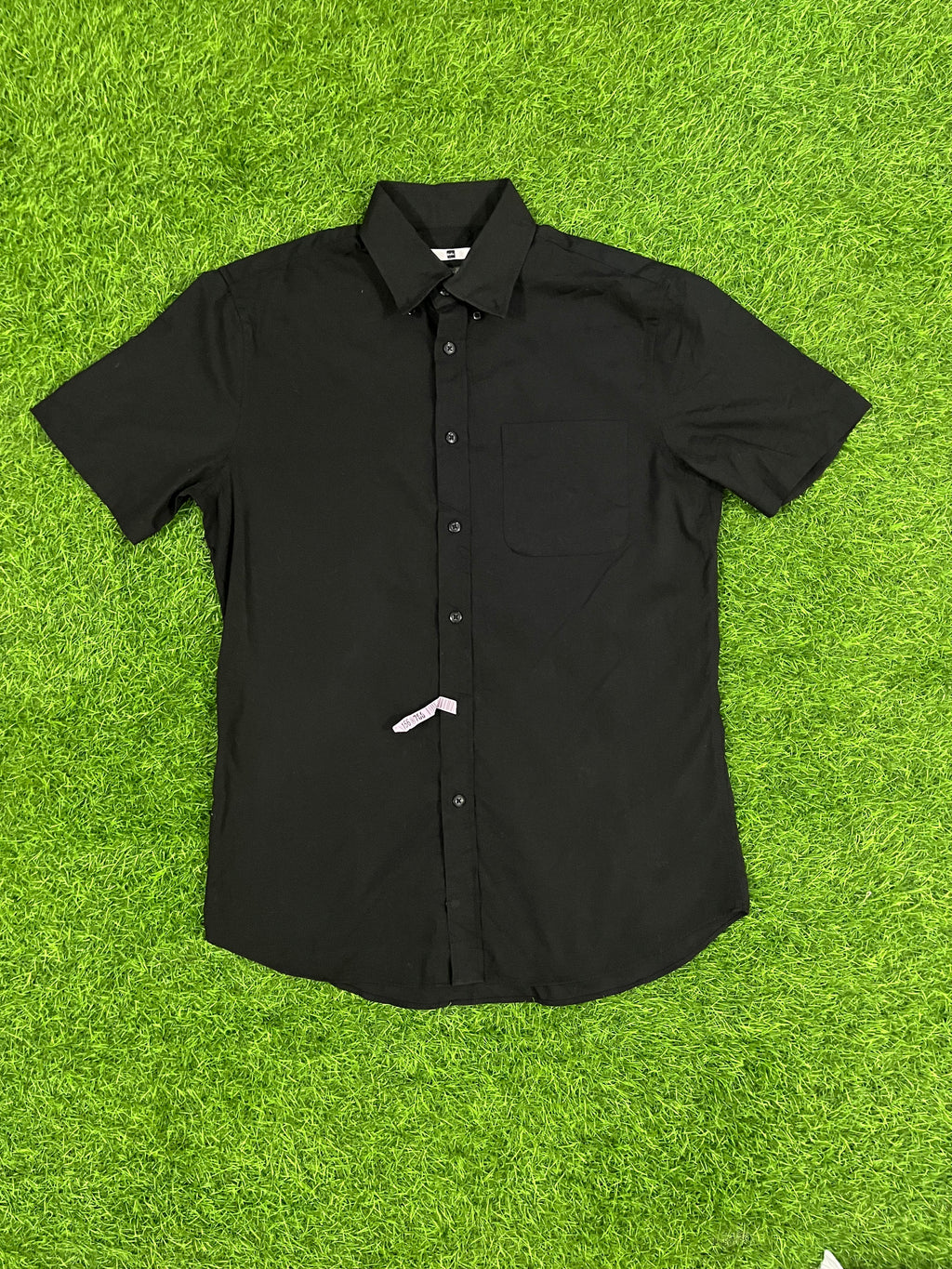 Sleek Black Short-Sleeve Button-Down Shirt – Size M