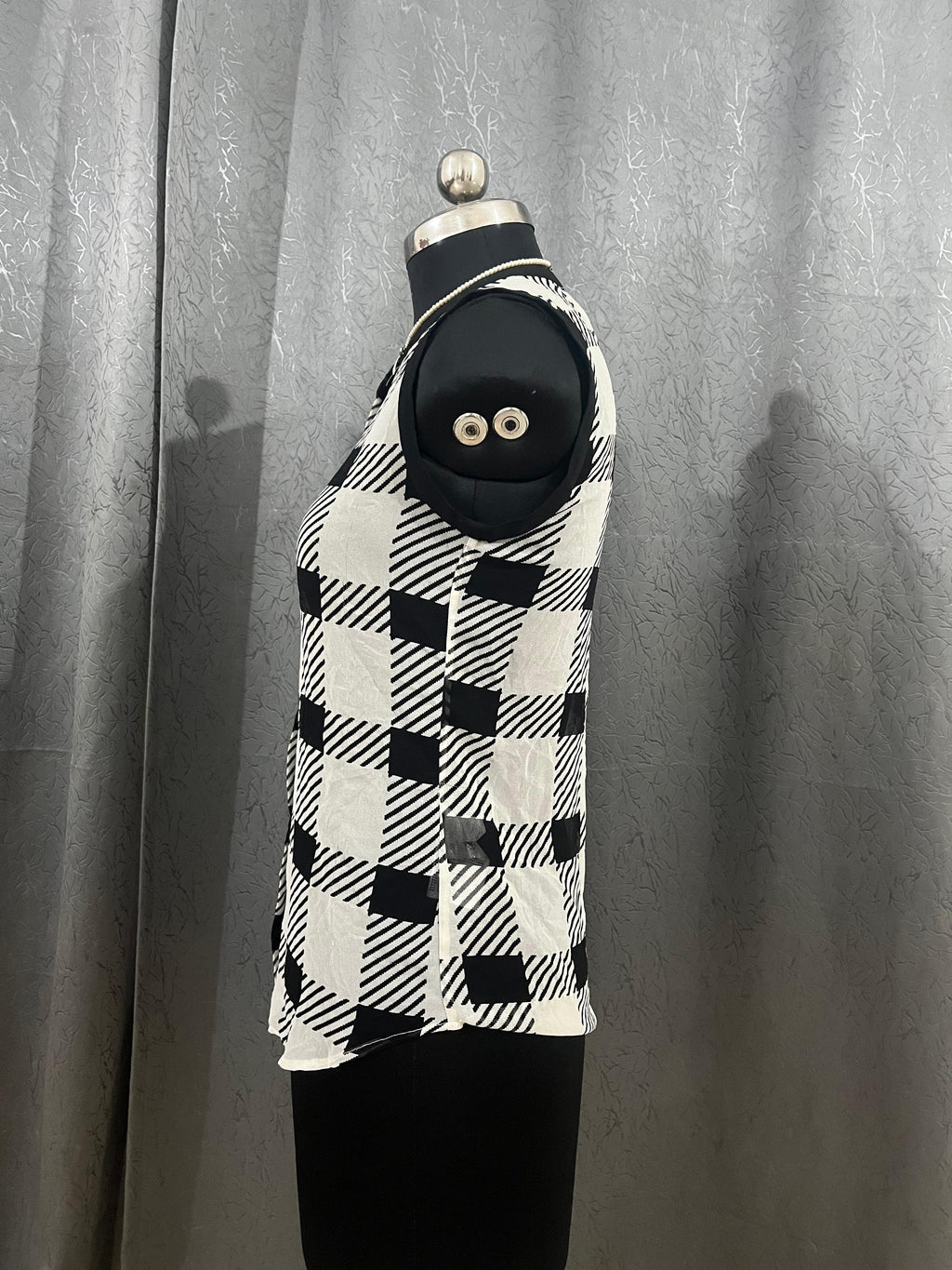 Vintage Black & White Check Sleeveless Button-Down – Size L