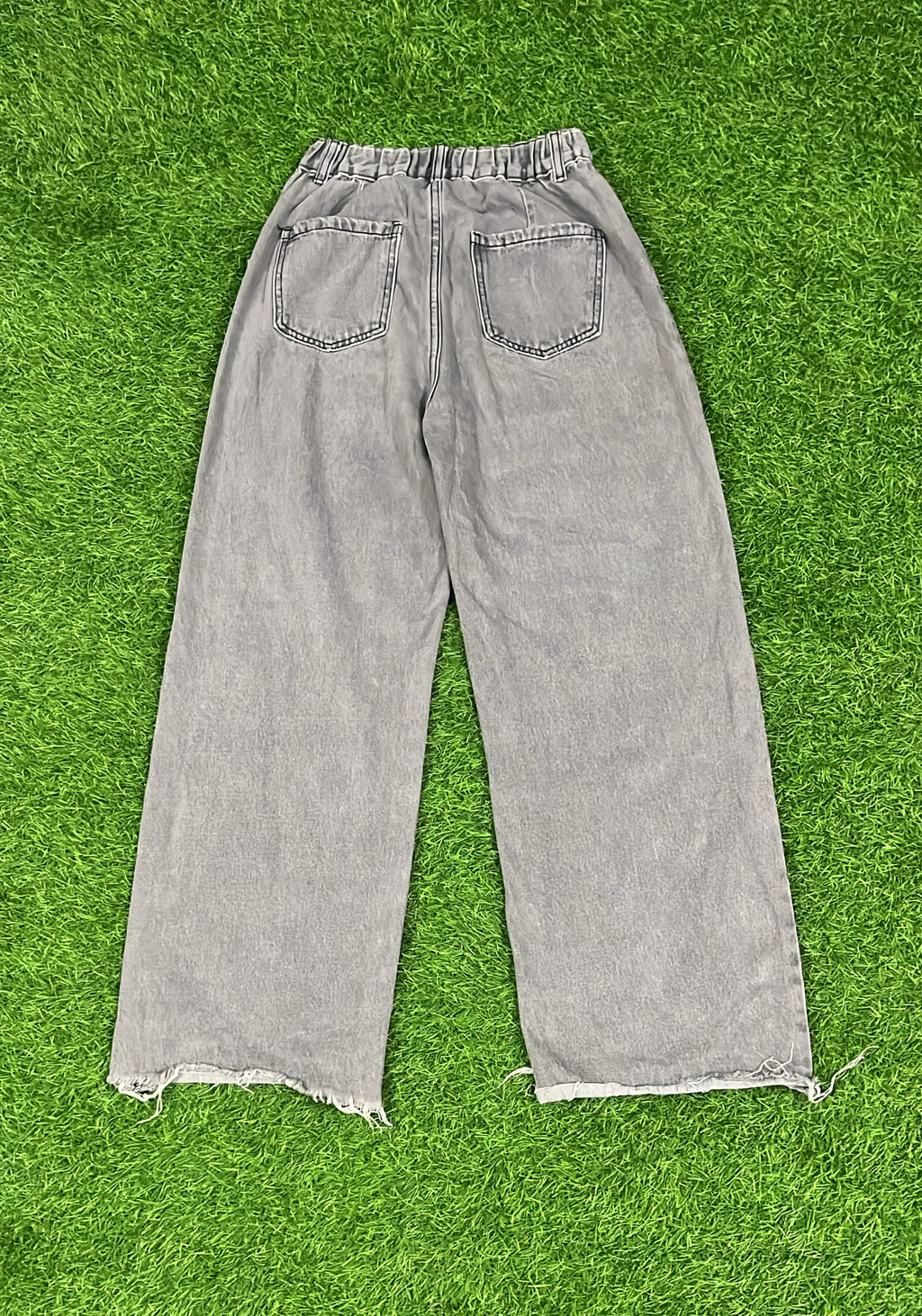 Vintage Grey Washed Wide-Leg Jeans – Raw Hem Streetwear